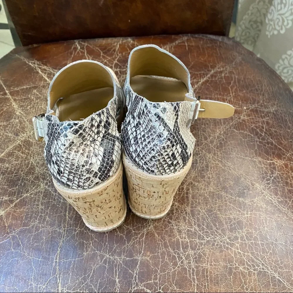 NEW!!! G.H. BASS & Co snakeskin Tylor wedges 7.5